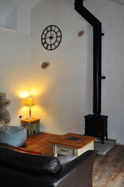 The Barn At Cae Bach Vila Gwalchmai Exterior foto